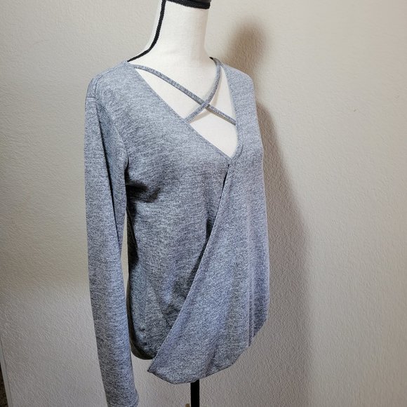 Womens Gray Long Sleeve Medium 10 Top Wrap Bubble Hem Cut Out Boutique - Picture 2 of 5